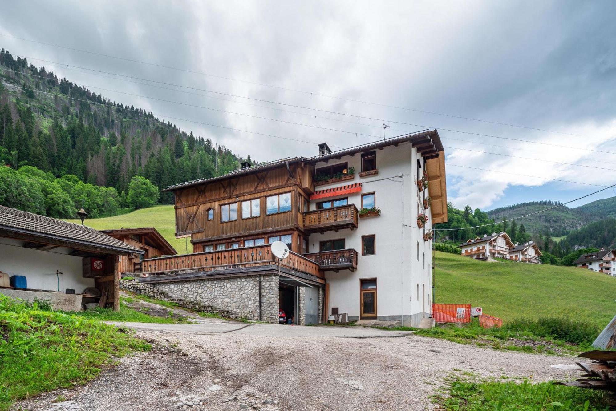 Appartamento La Mirandola Blu Livinallongo Del Col Di Lana Exterior photo