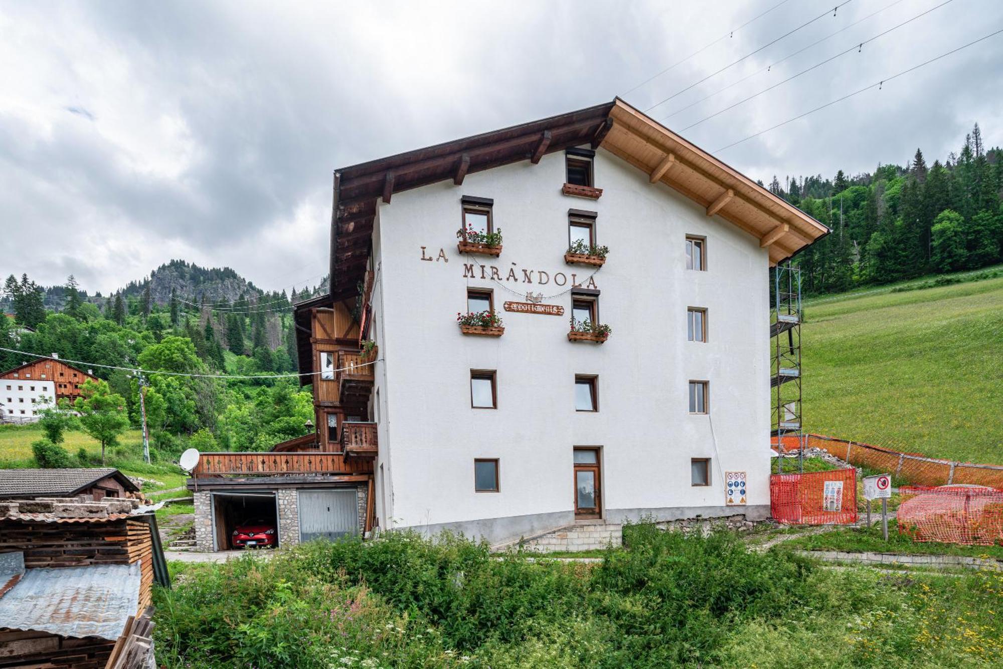 Appartamento La Mirandola Blu Livinallongo Del Col Di Lana Exterior photo